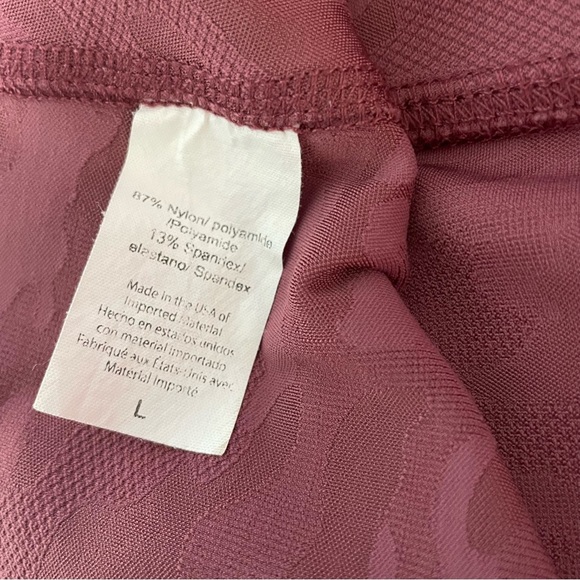 BEYOND YOGA Camo High Waisted Performance Biker Short red size large - Picture 8 of 14